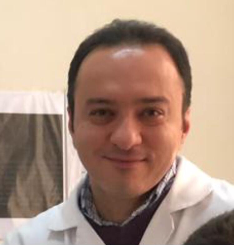 دکتر فرزاد سینا 